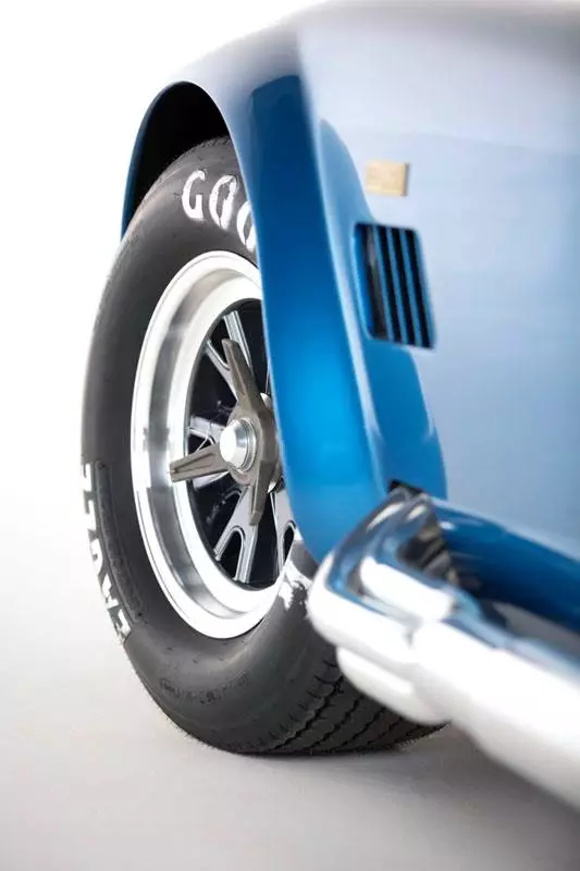 Each continuation Cobra will be painted Guardsman Blue with Wimbledon White stripes, equipped with a premium black leather interior and other special touches and the car will make it's public debut at the Barrett-Jackson Auction in Scottsdale, Arizona on January 12, 2015.