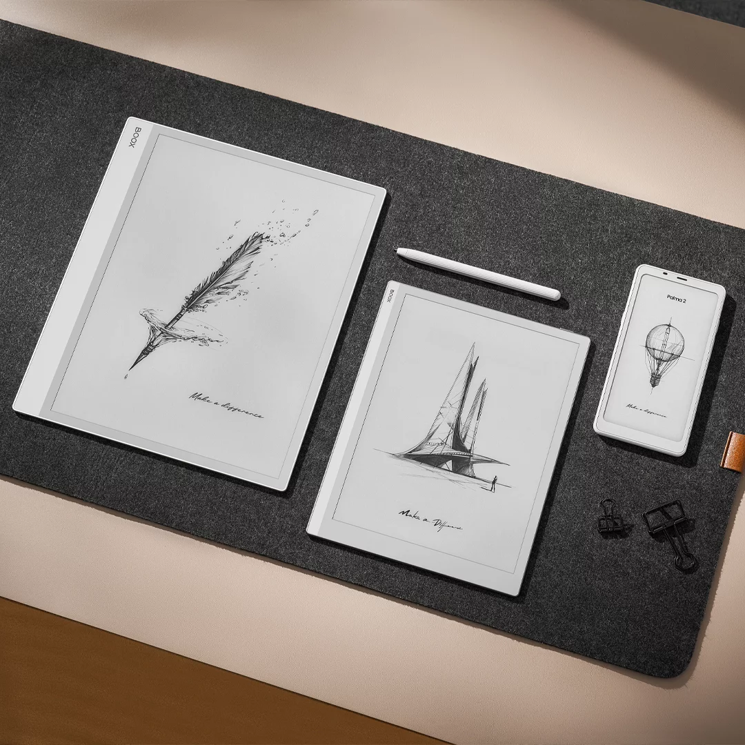 The 13.3-inch Note Max (left), 10.3-icn Go103 (center) and 6.13-inch Palma2 (right)