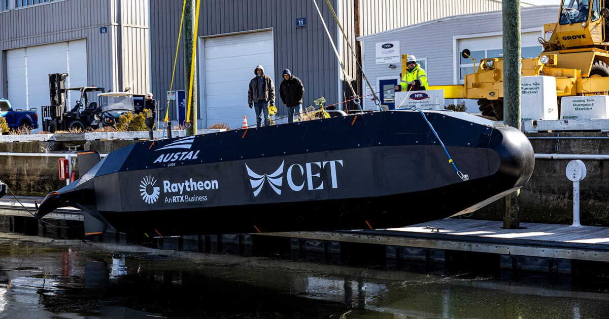 Unmanned undersea vehicle demoes launch capability