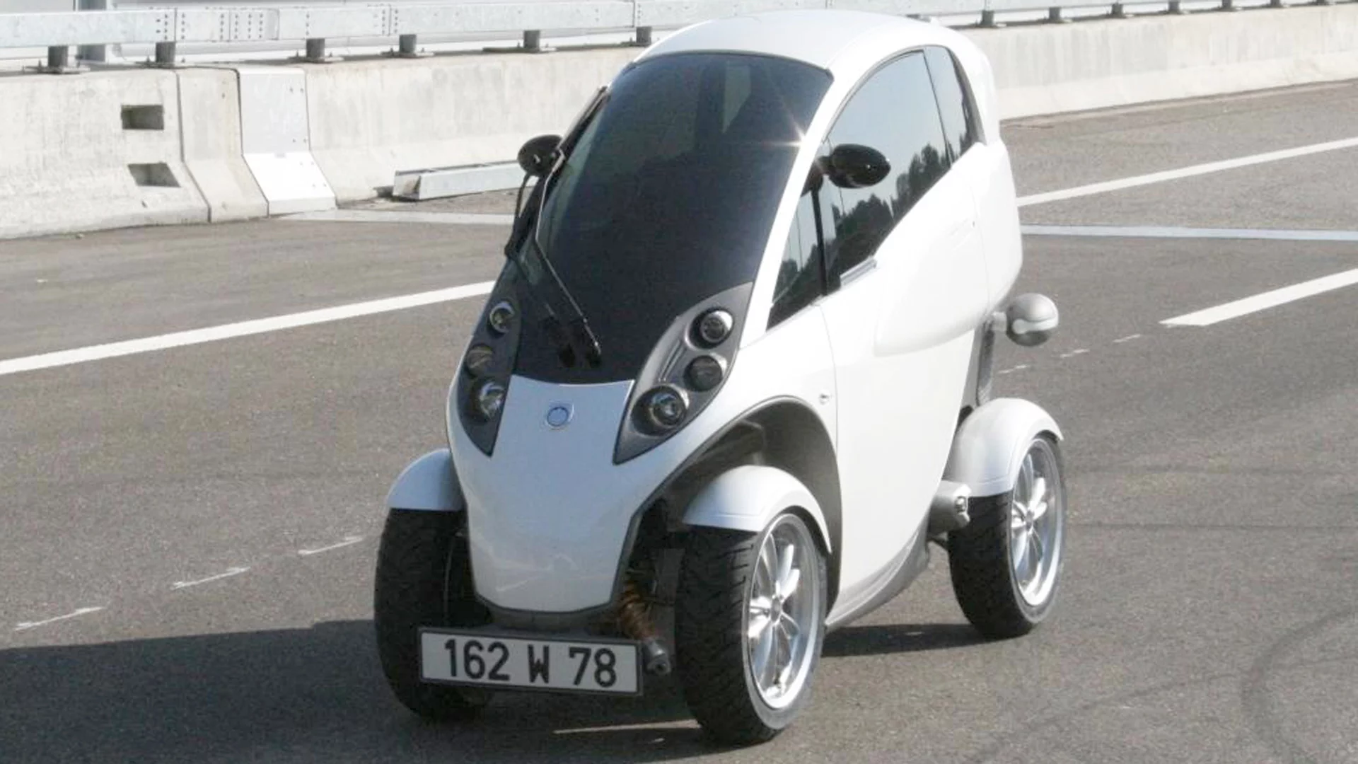 The Lumeneo Smera is available now in Paris