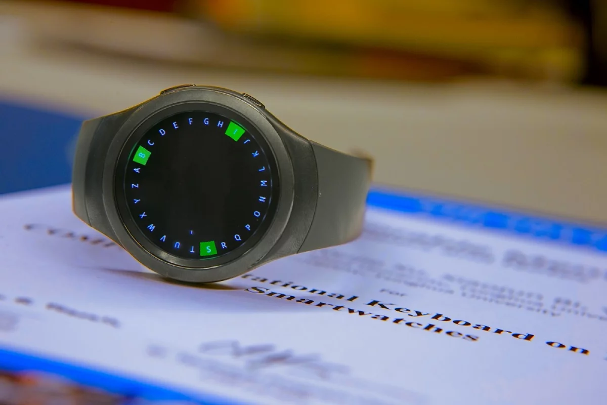 The Compass is a smartwatch system that allows users to enter text by turning the bezel