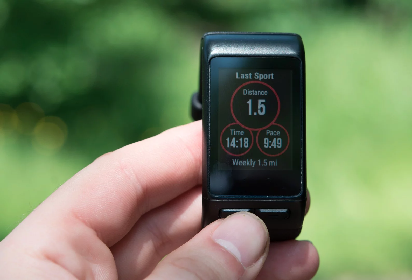 Users can access plenty of activity data right on the screen of the Gamin Vivoactive HR