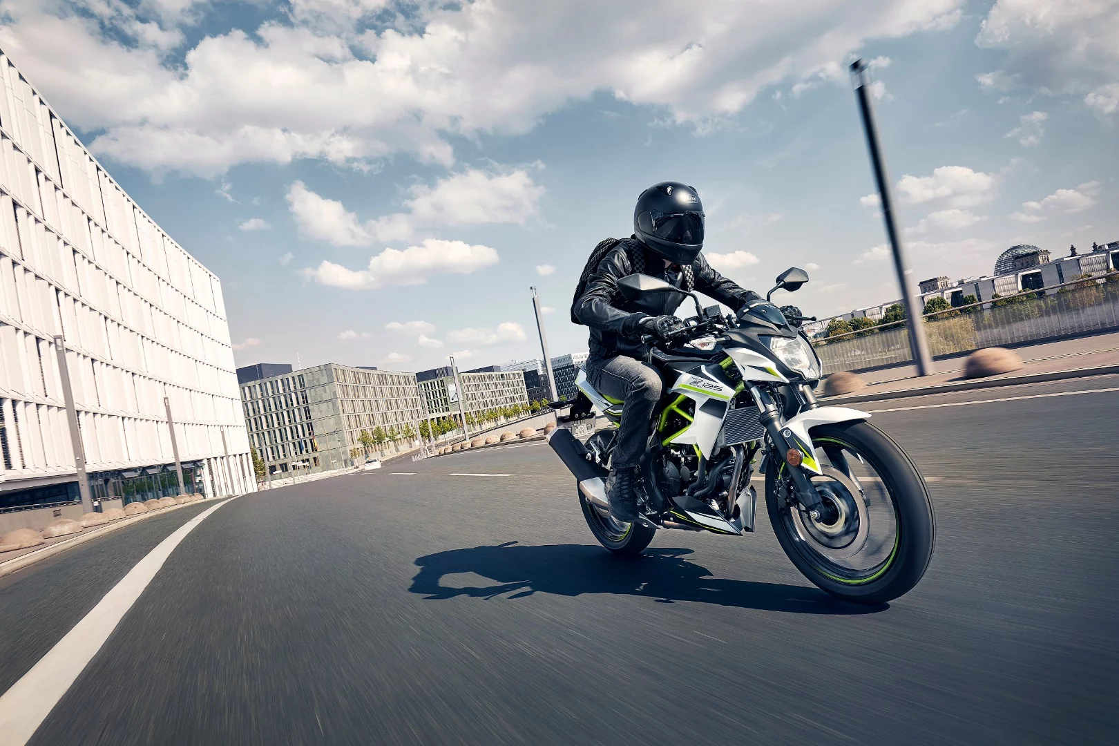 The 2019 Kawasaki Z125 in action
