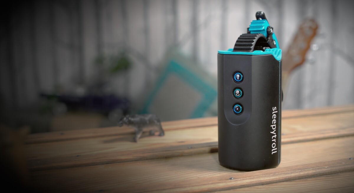Sleepytroll users can adjust the sensitivity of the sensors based on the size and weight of the stroller/bed, and on their infant's behaviour