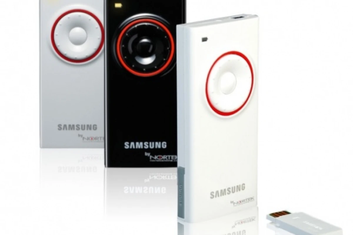 The Nortek Duplus mini wireless presenter/mouse, co-designed by Samsung, comes in piano finish white, black and silver