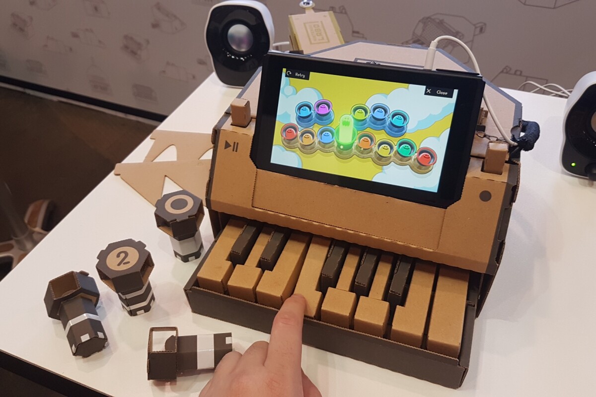 Each key press of the Nintendo Labo Piano bumps a reflective tag into view of the infrared sensor on the Joy-Con inside, telling the console which note to play