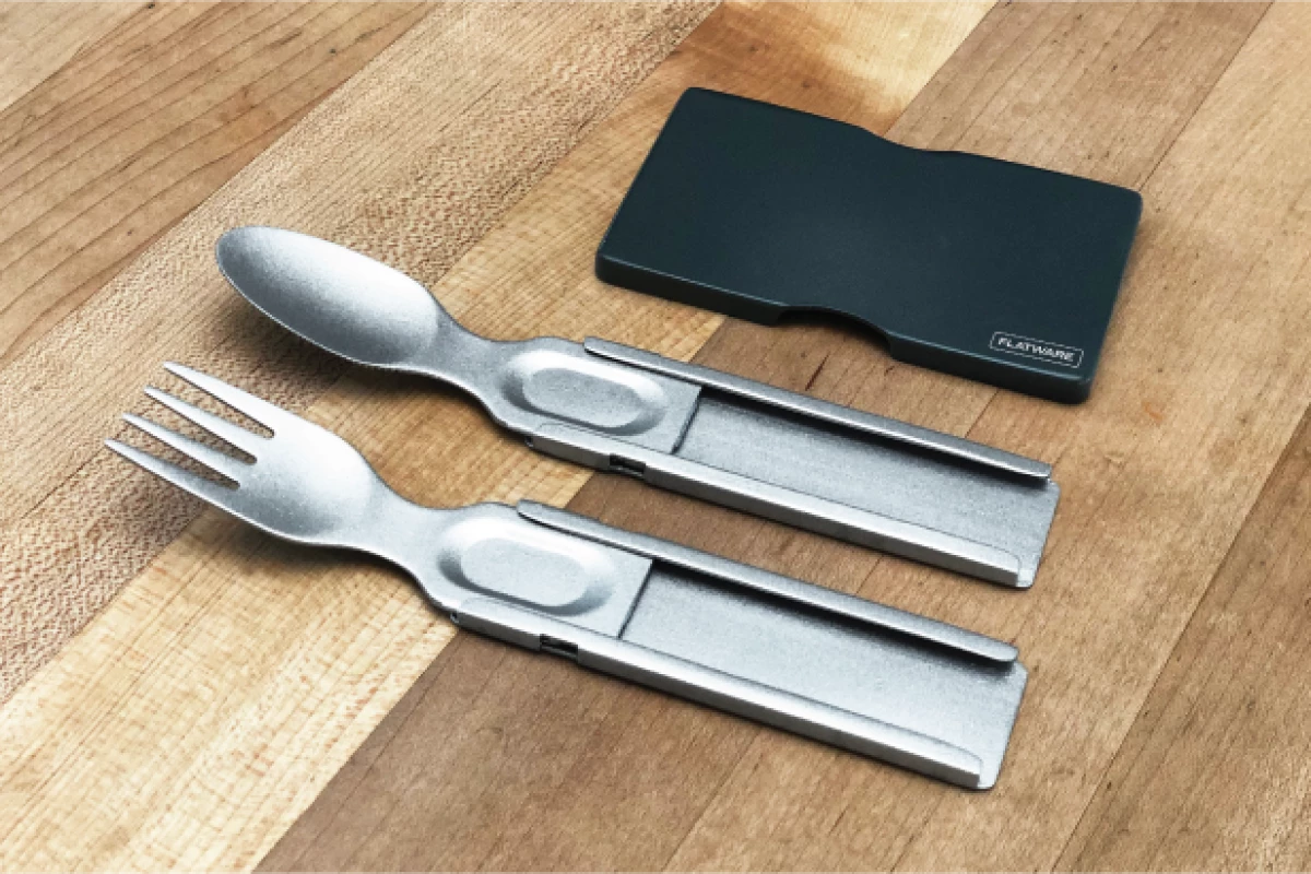 The curved heads and long length of other portable utensils are usually what makes them less than convenient to carry, but Flatware's heads flatten down when they slide into the handles, making for the card-like carry profile