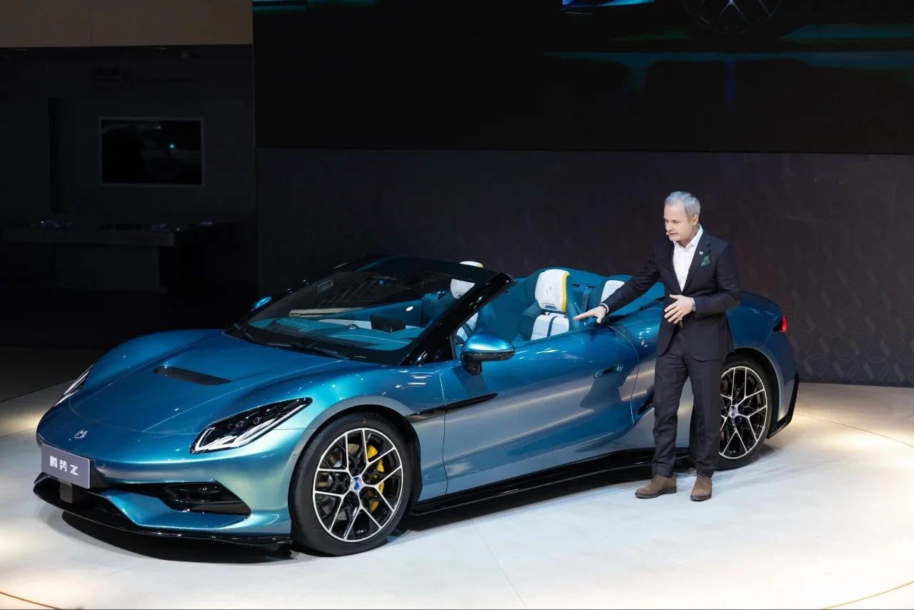 The drop-top configuration suits the Z with its vibrant interiors