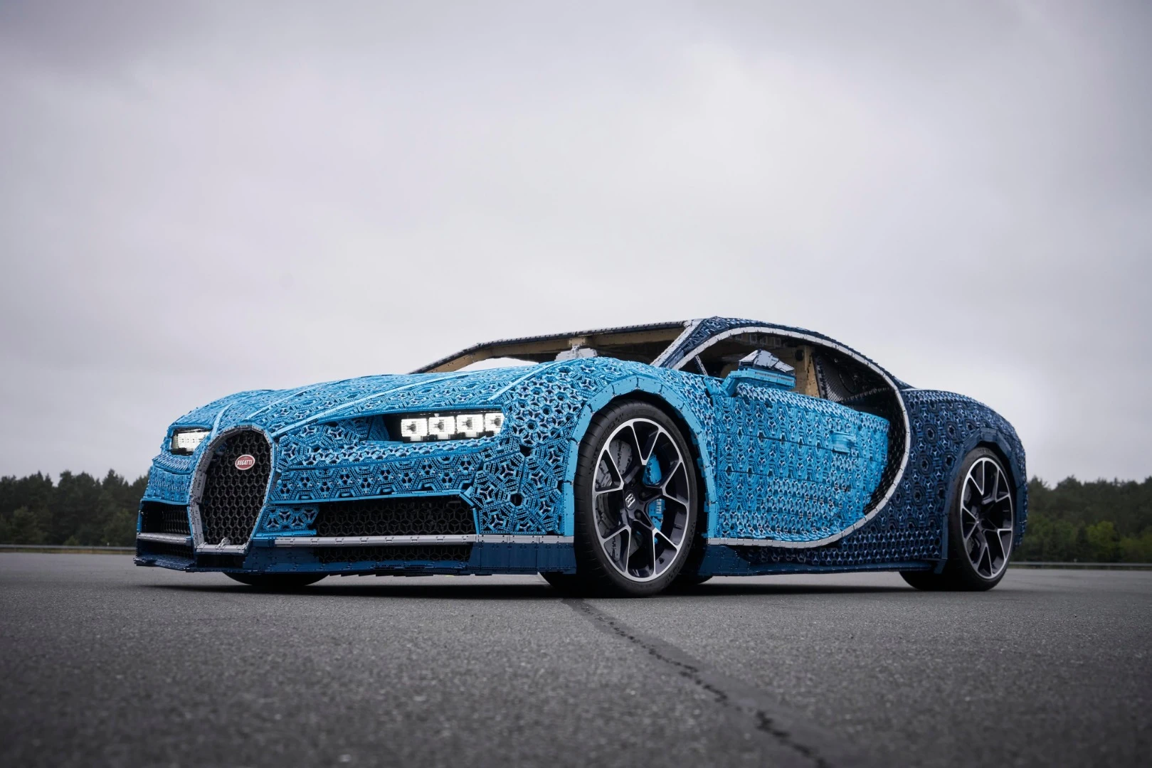 The Lego Chiron weighs about 1.5 tonnes, just a few kilos short of the curb weight of the real Bugatti it's based upon