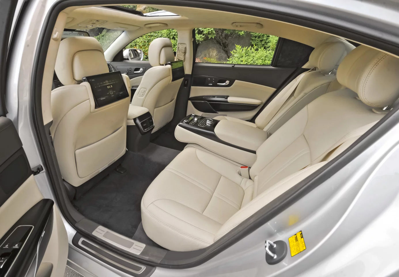 Kia Quoris interior (Image: Kia)