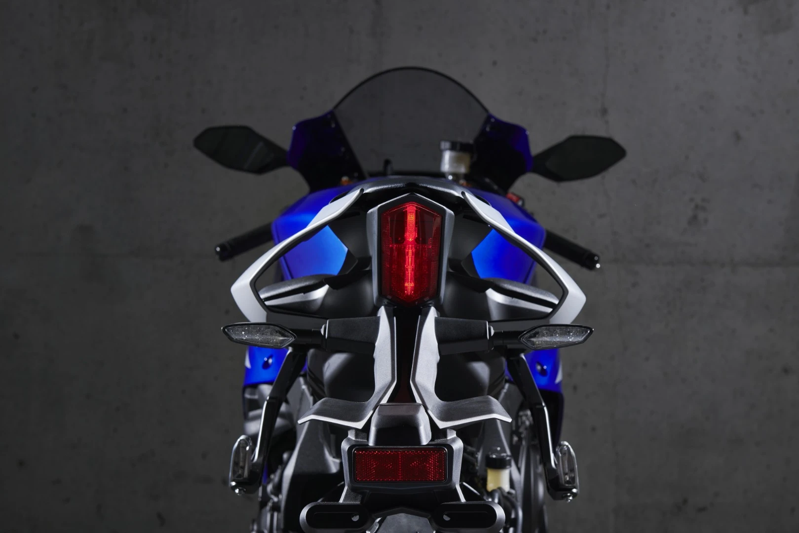 See-through tail is a Yamaha R1 signature since 2015