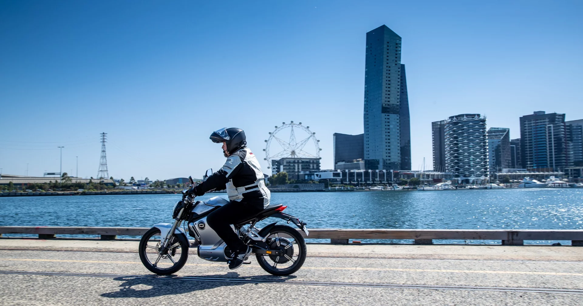The TS1200R offers acceptable backstreet performance even with a large galoot on board