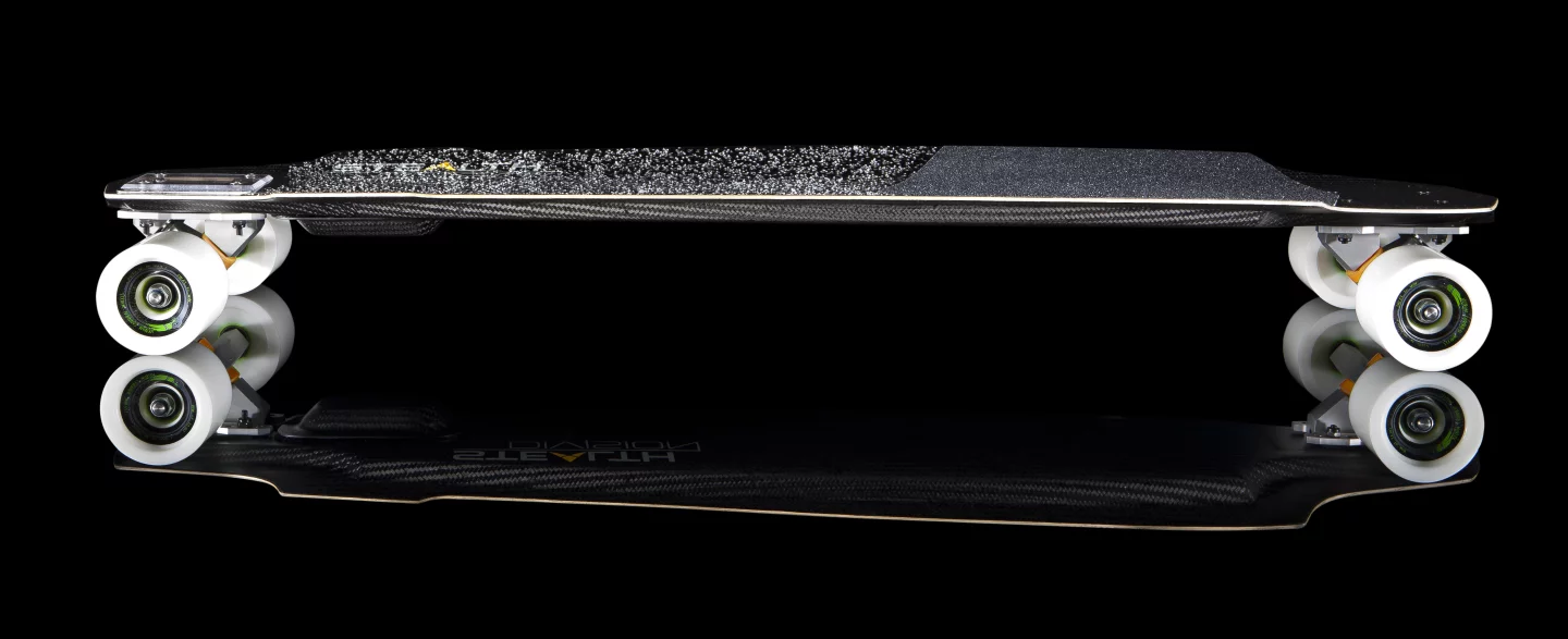 The Mach1 prototype deck tapers out and flares towards the edges for a more stable and tactile foot braking experience