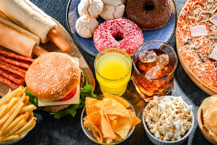 Eating junk food has been associated with an increased risk of mental and physical conditions