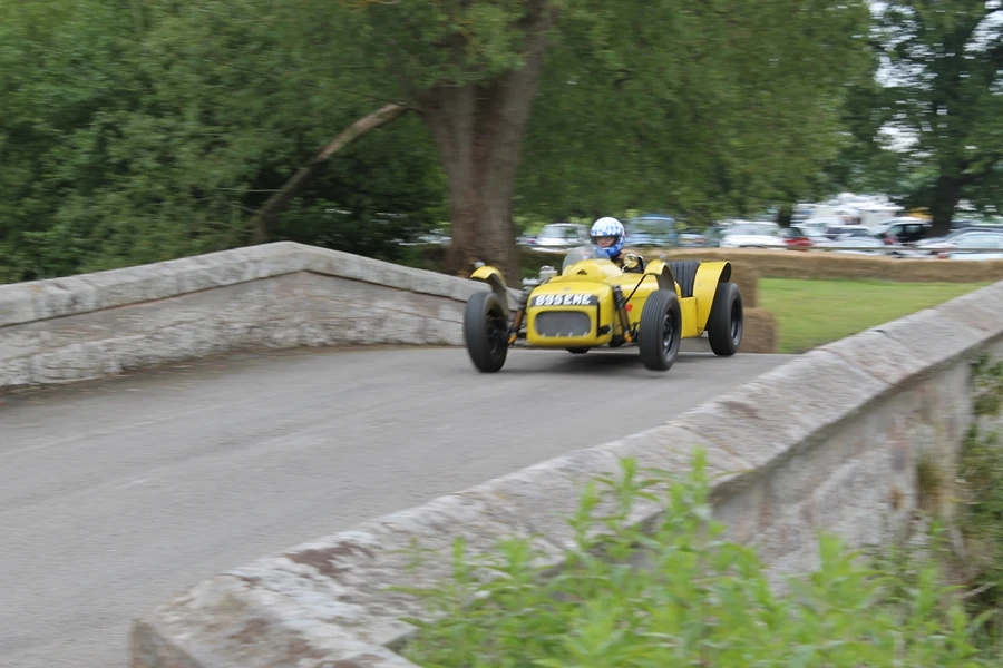 1954 Lotus MK6 driven by Terence Tumbler