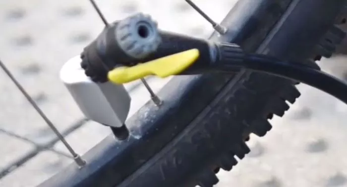 An "in-line fill" feature allows the sensor units to remain attached while the tires are being topped up, with the pumped-in air passing right through them