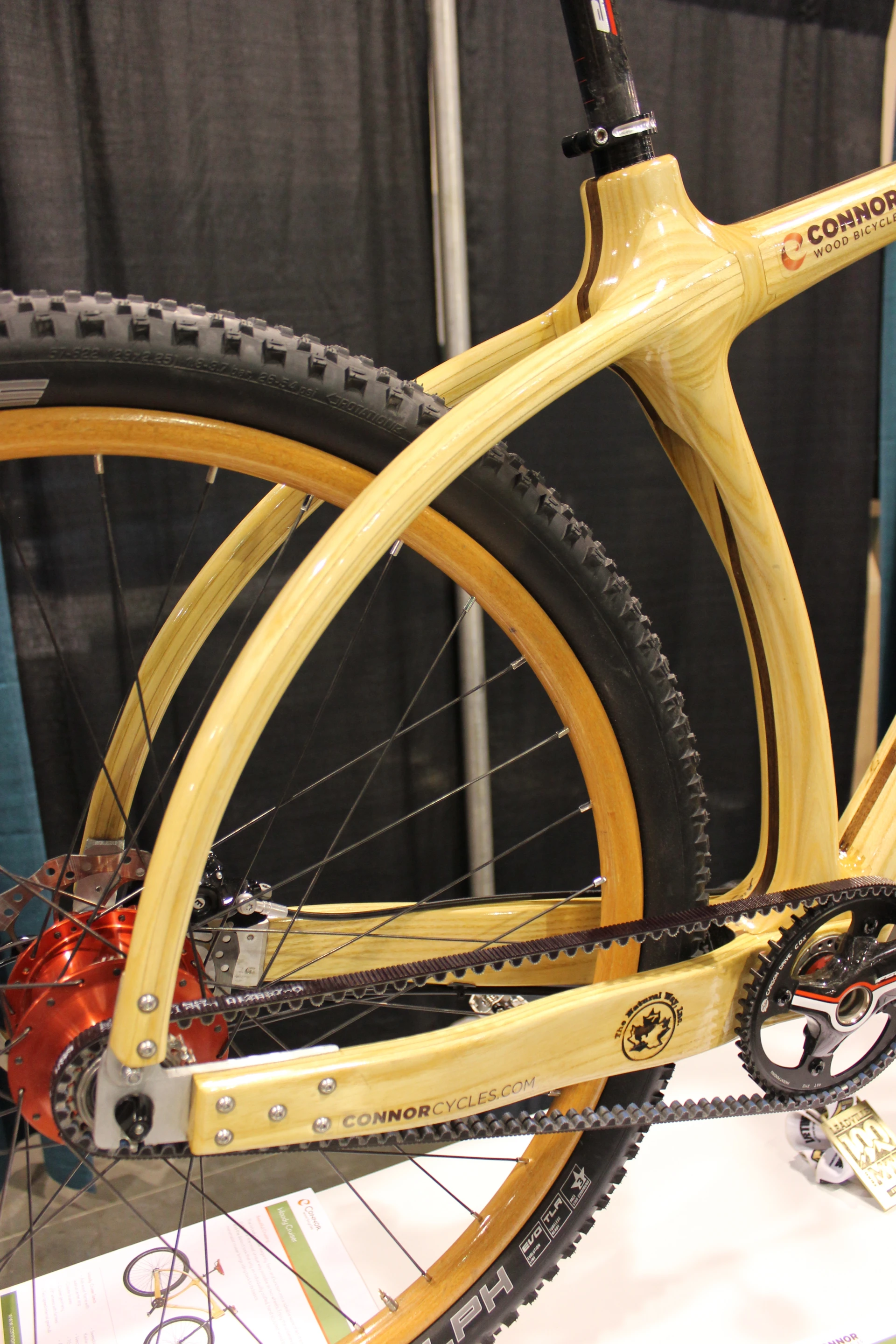 Layers of Kevlar have been sandwiched inbetween wood in the rear triangle, with aircraft-grade epoxy used to laminate the layers together