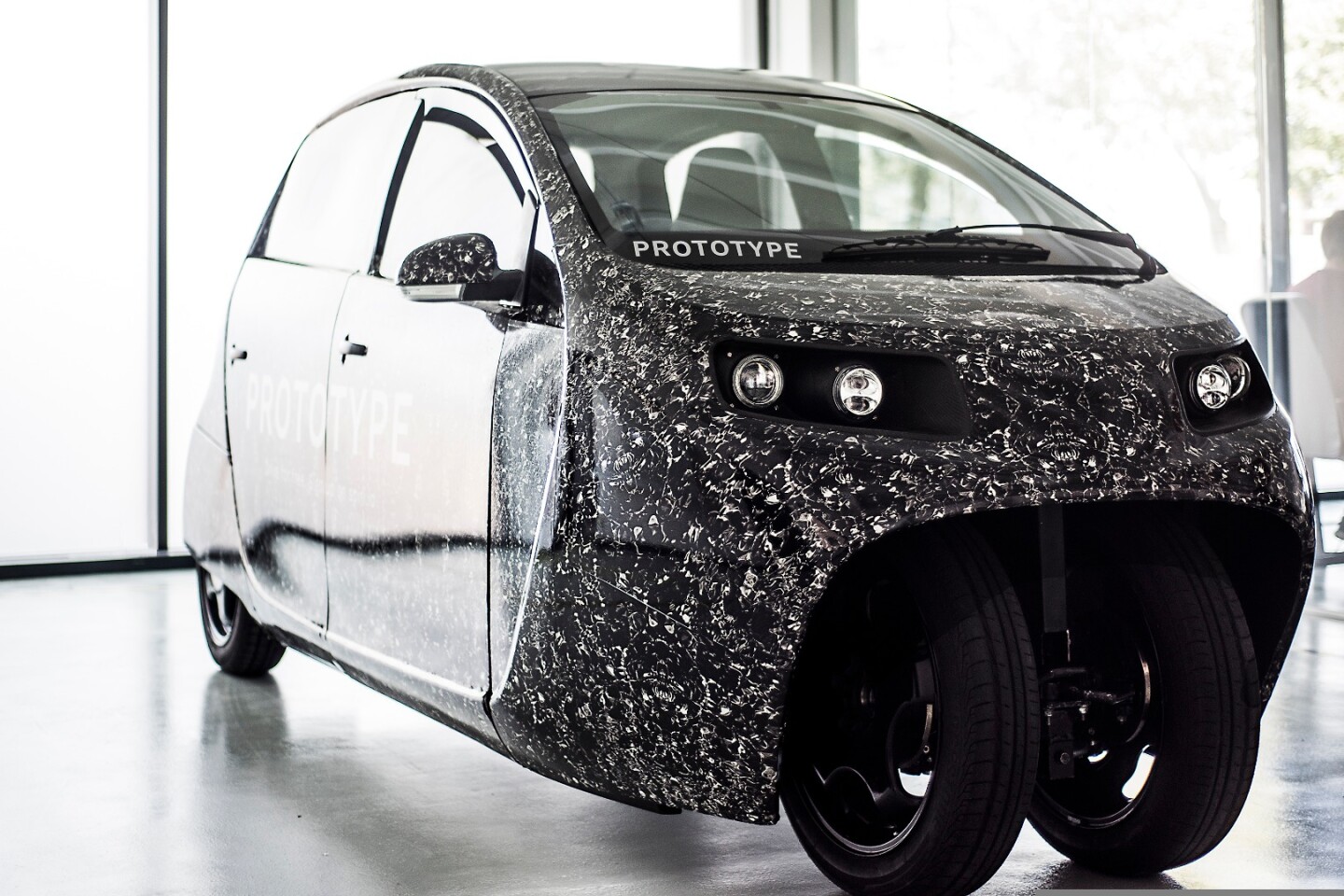 The Spiri v0.1 is designed specifically for the carpooling service, with a view to maximizing range, connectivity and passenger comfort, while minimizing cost