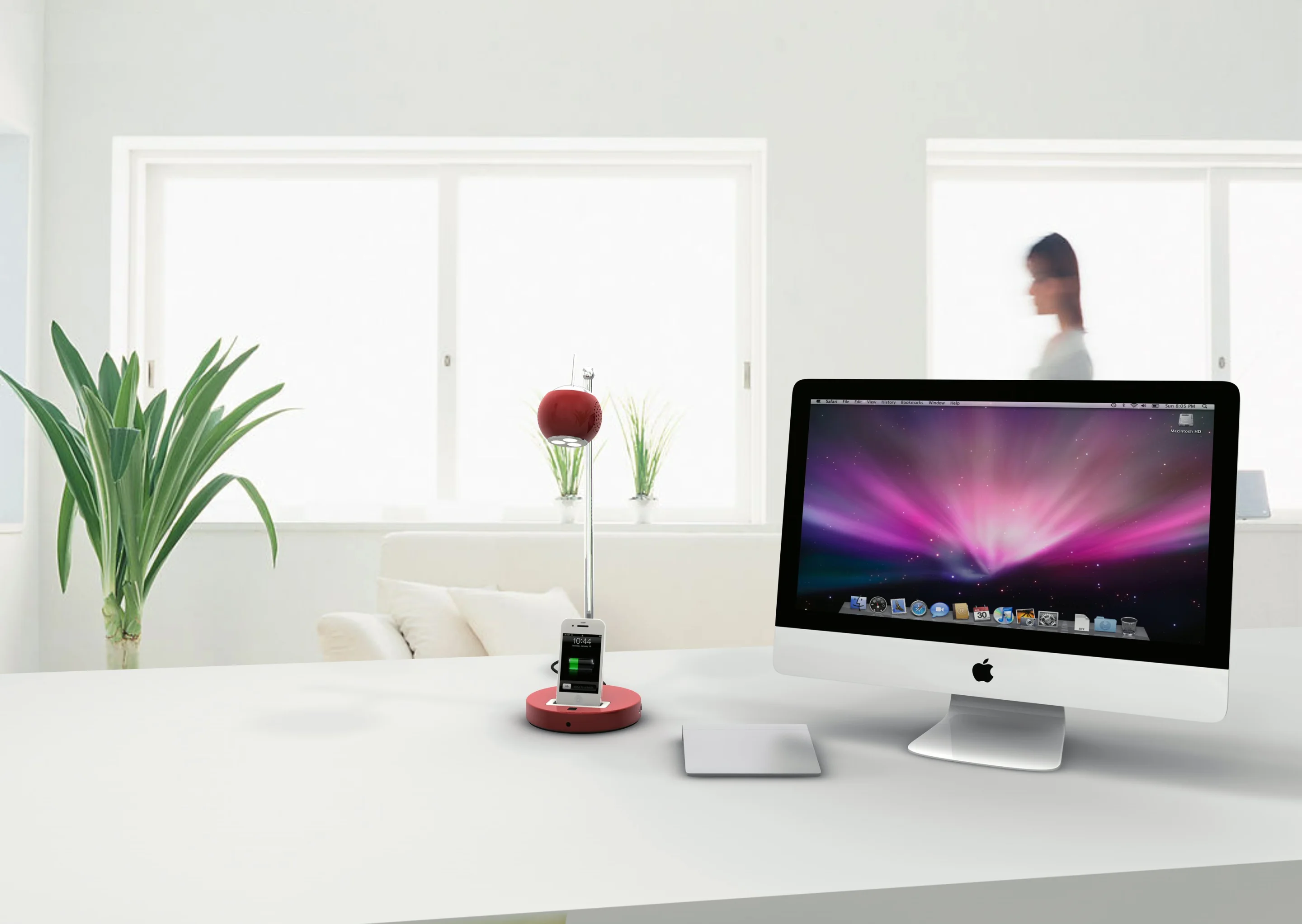 The t'Light S LED desk lamp
