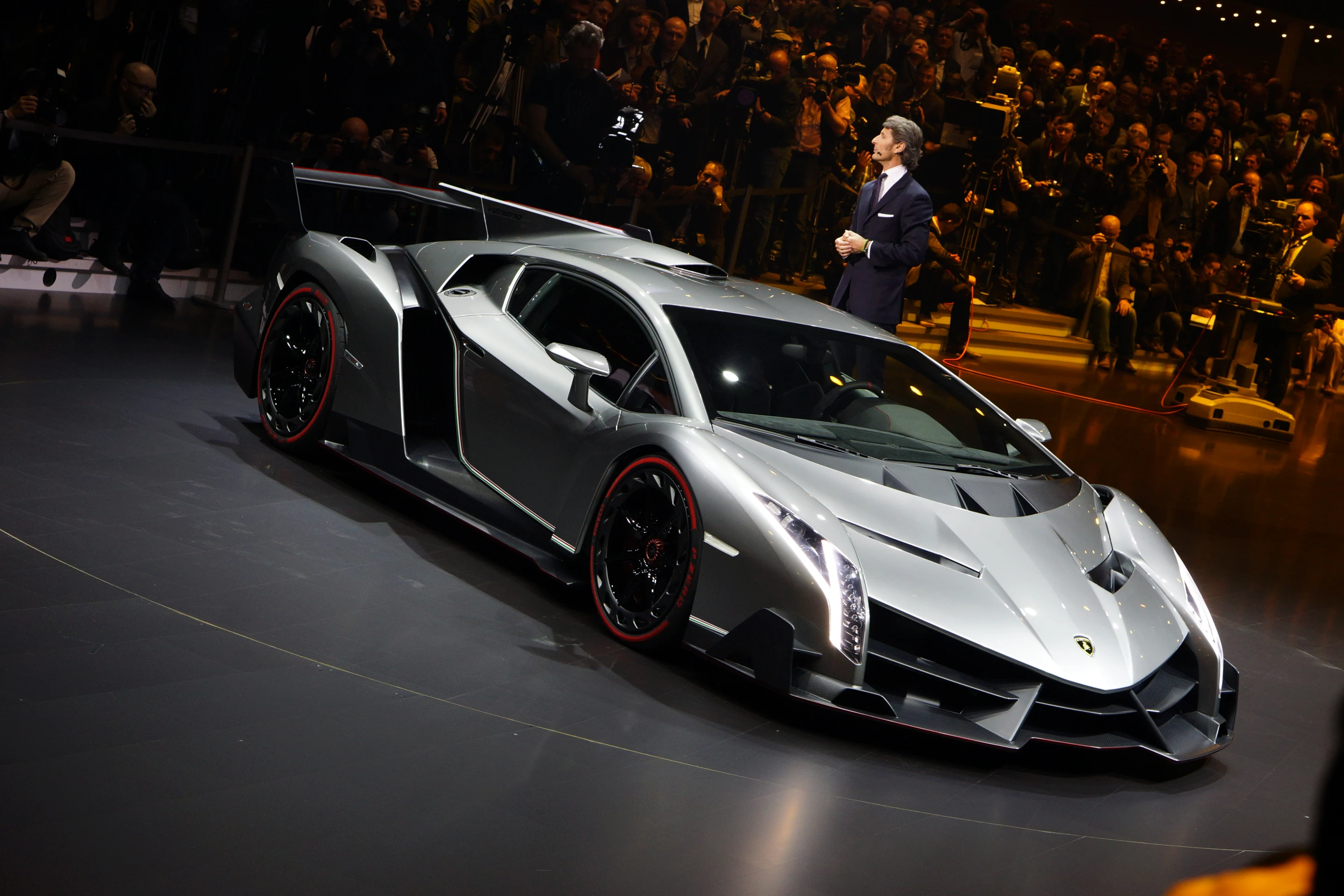 Lamborghini introduces the Veneno