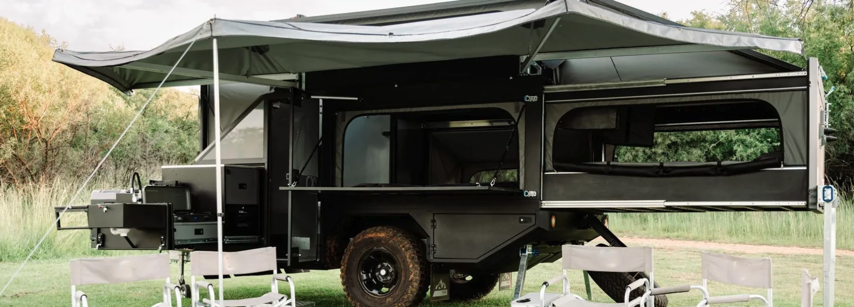 The side hatches can also serve as large windows