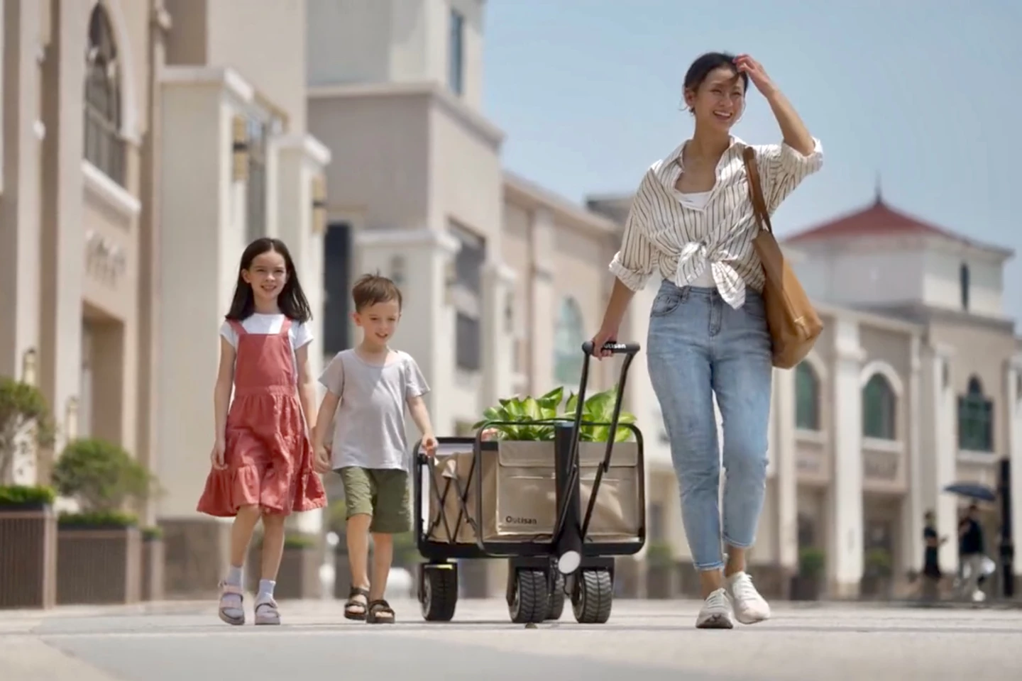According to Outisan, the e-Wagon should retail for $999