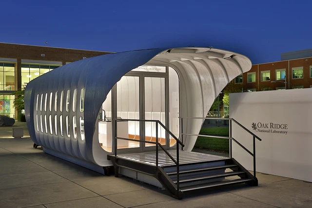 The home is equipped with arooftop photovoltaic system that's paired with batteries from a previously used Fiat 500e