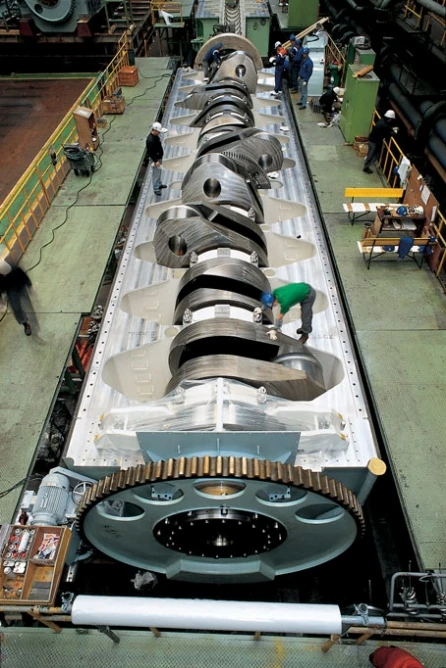 The 300 ton crankshaft spins at 102rpm for maximum power