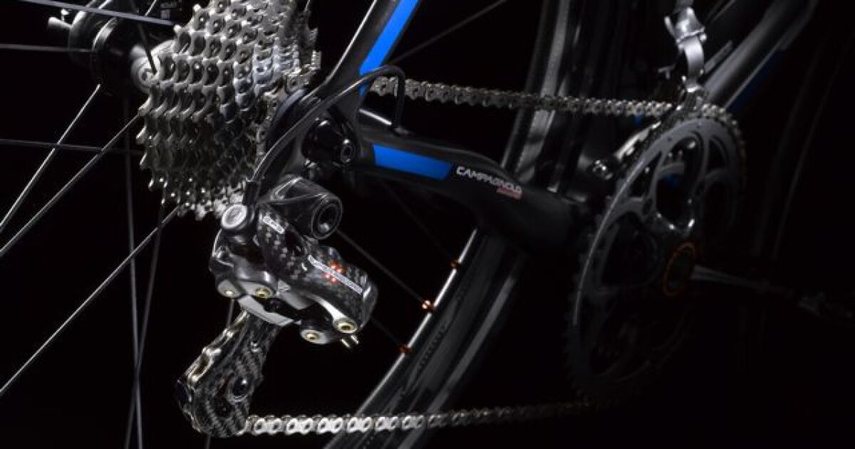 Campagnolo FINALLY launches electronic shifting system for highend