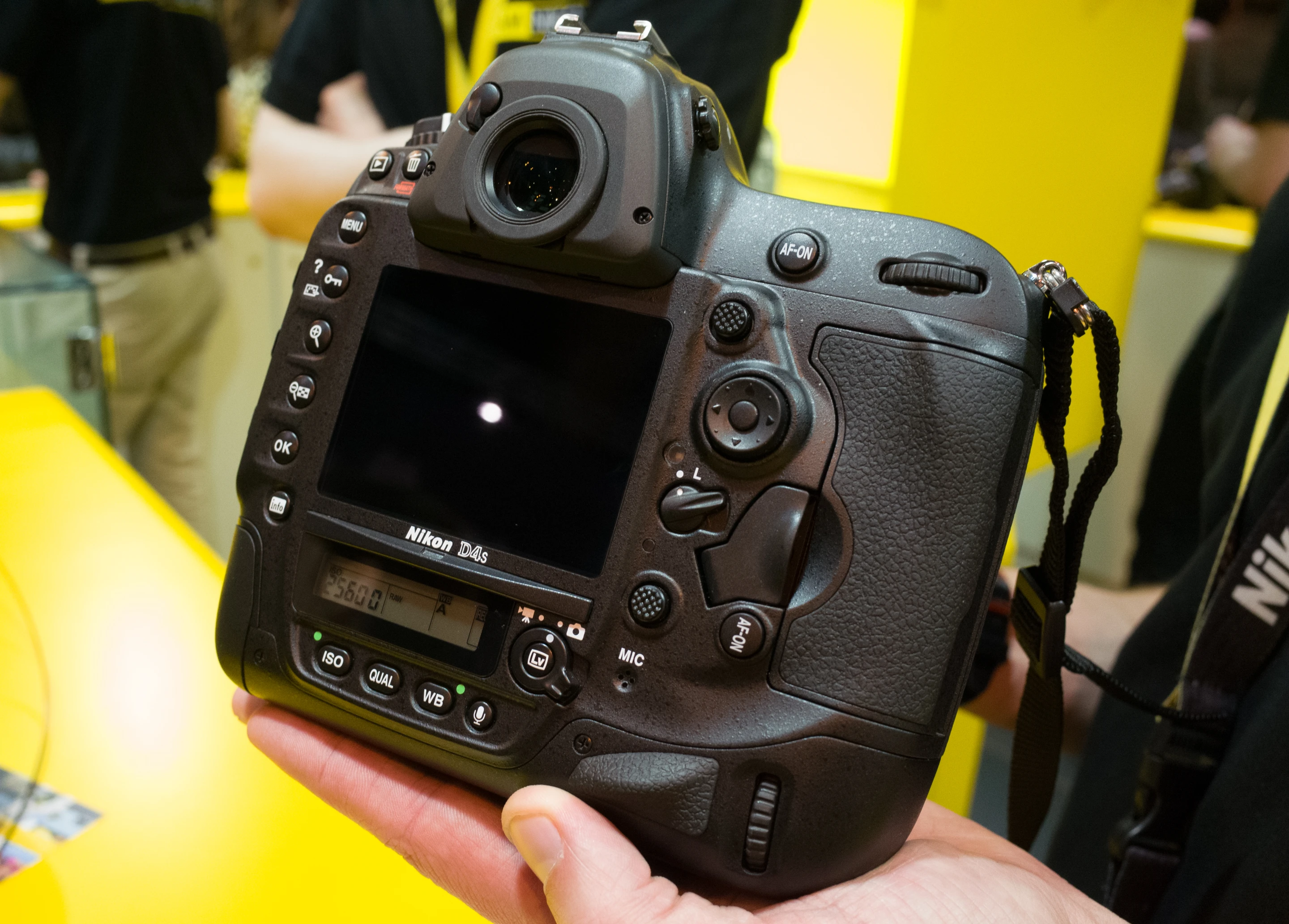 The Nikon D4S has a number of subtle design update to its grips and buttons