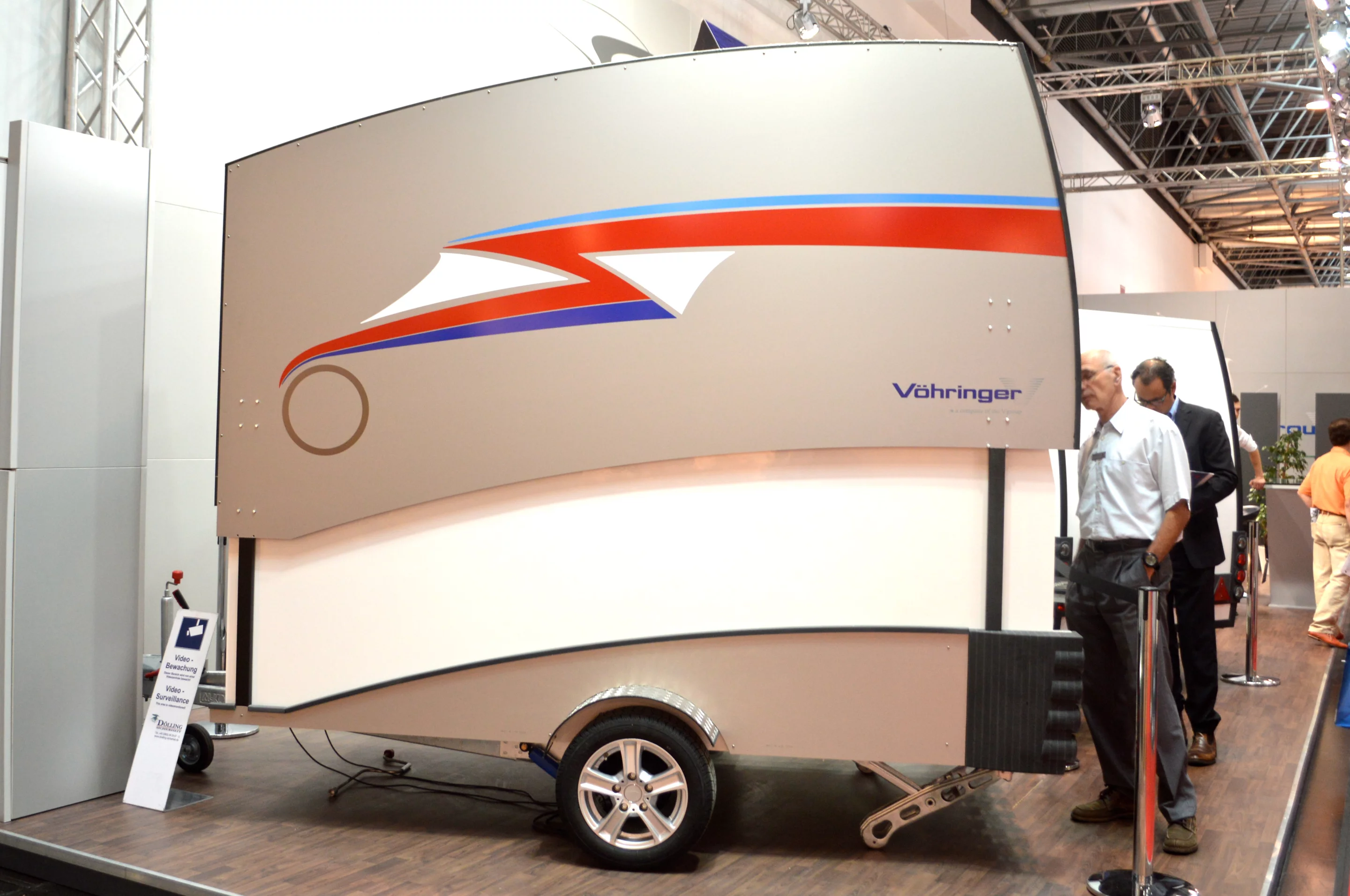 The hydraulic lifts seen on the side lift the sleeping "penthouse" up