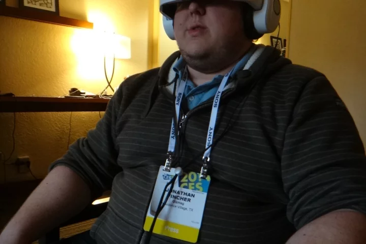 Gizmag gets some hands-on time with the Avegant Glyph, a virtual retinal display fused with a pair of high-quality headphones