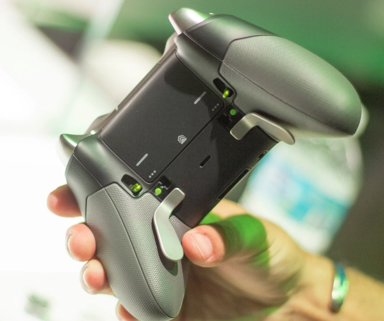 Back of the Elite controller, with some paddles attached (there are two paddle slots on each side)