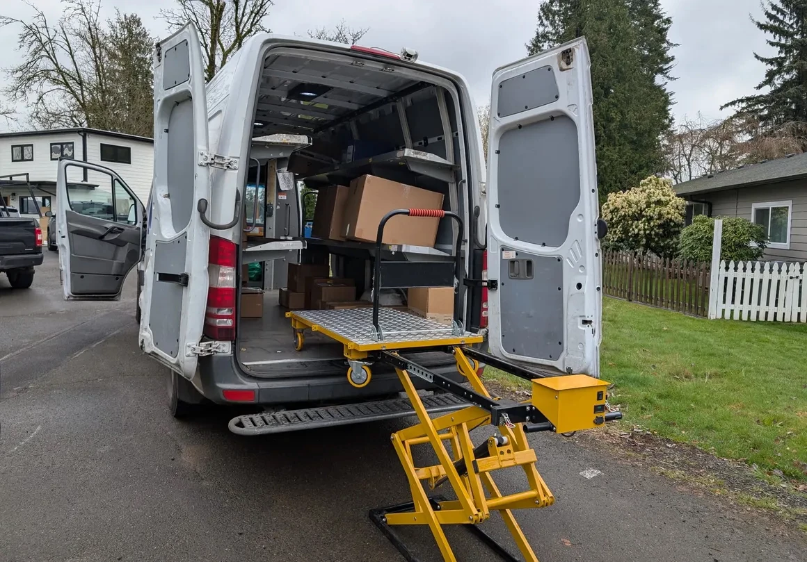 The cart is claimed to be compatible with almost all pickup trucks, along with most SUVs and vans