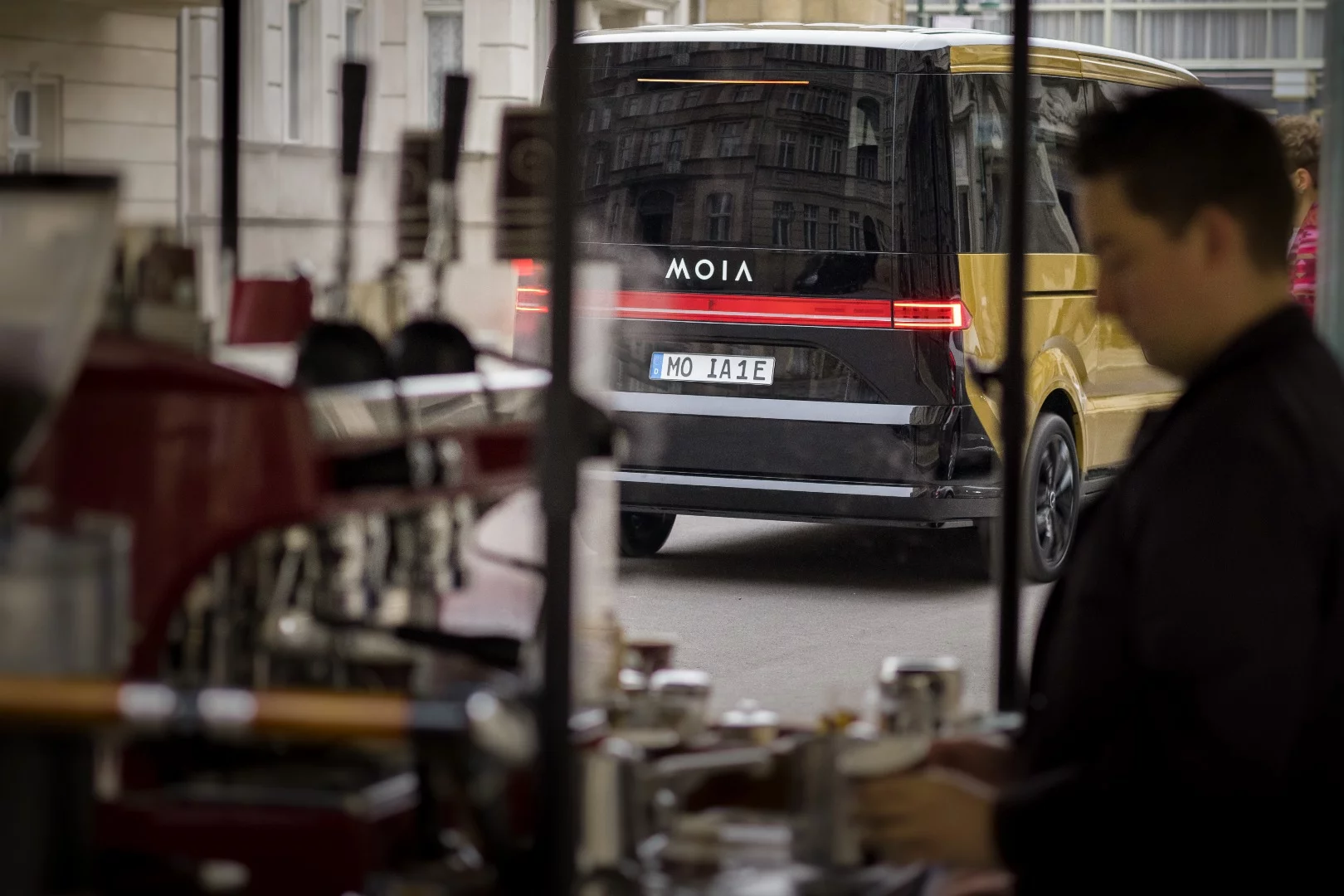 Passengers can book a ride on Moia by entering their departure point and destination into the app