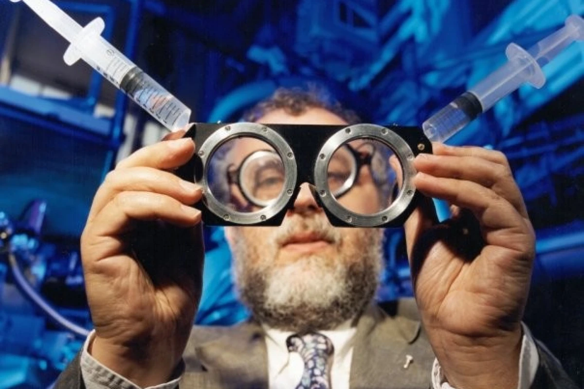Prof. Josh Silver with an old Adspecs prototype