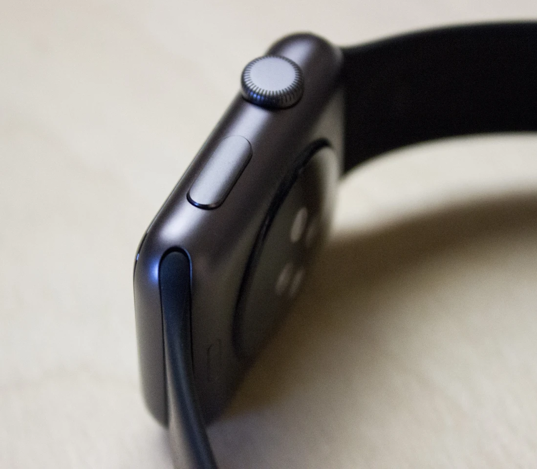 The Apple Watch Sport has an aluminum finish, while the more expensive Apple Watch (no suffix) uses stainless steel (Photo: Will Shanklin/Gizmag.com)