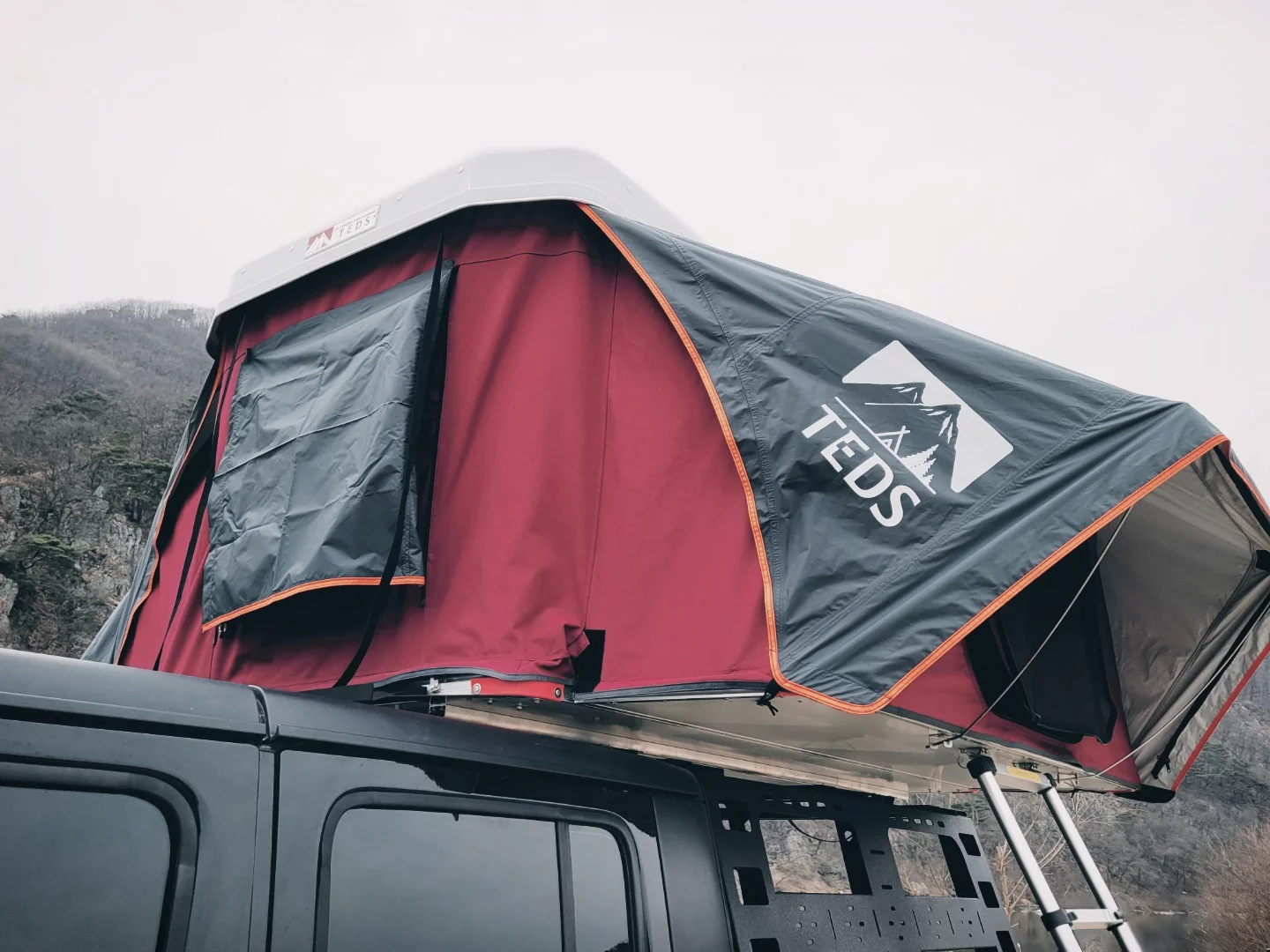 The TEDpop combines a polyester fly material with a poly-cotton canvas body