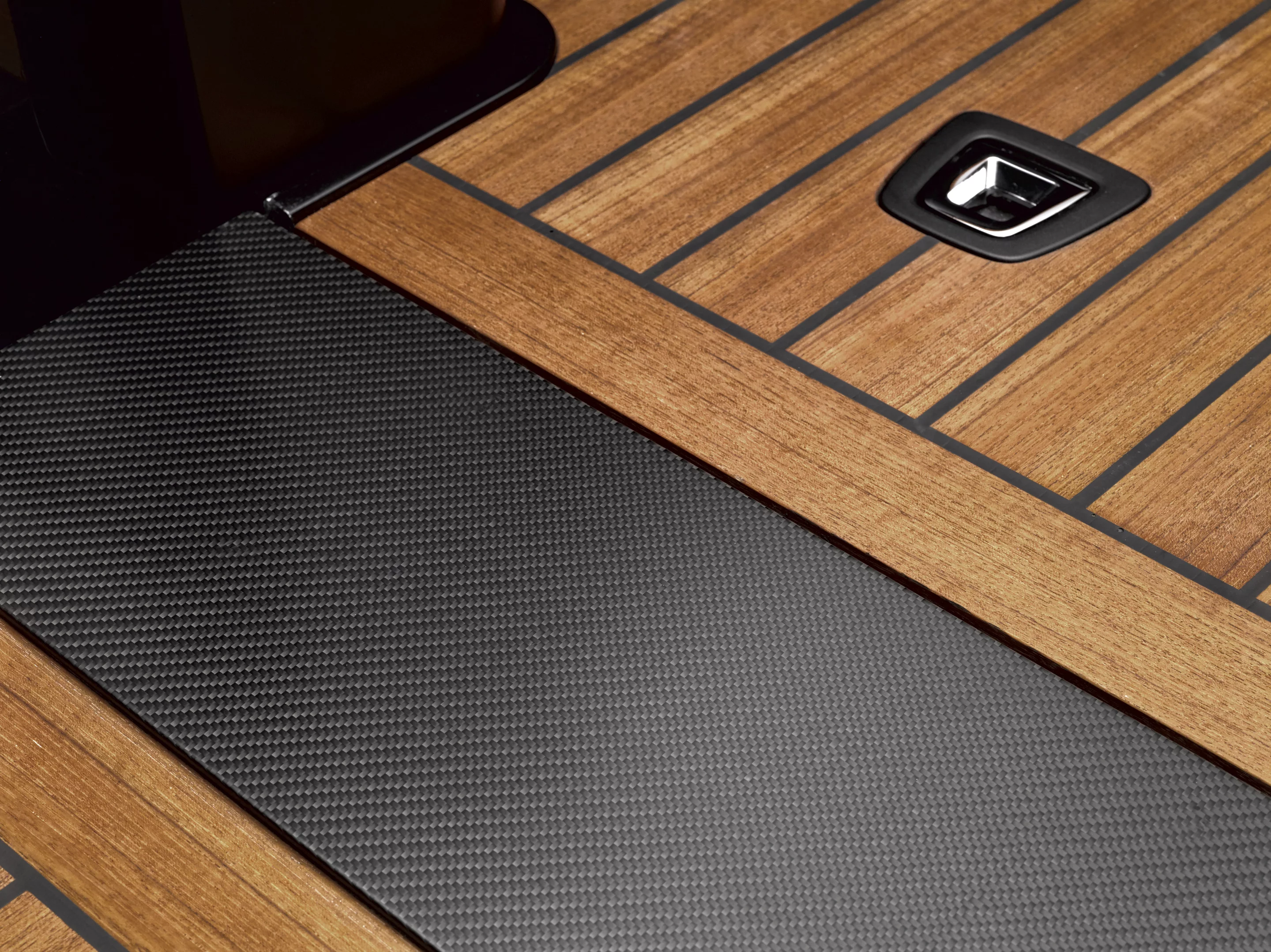 Carbon fiber helps to keep weight down