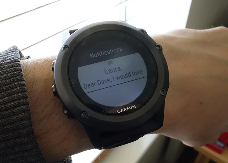 You can read, but not respond to, notifications from your smartphone (Photo: David Nield/Gizmag.com)