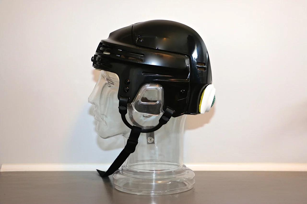 In drop tests performed at the University of Alberta, the use of a Goose Egg on the back of nine hockey helmets was found to reduce peak forces by 70 percent