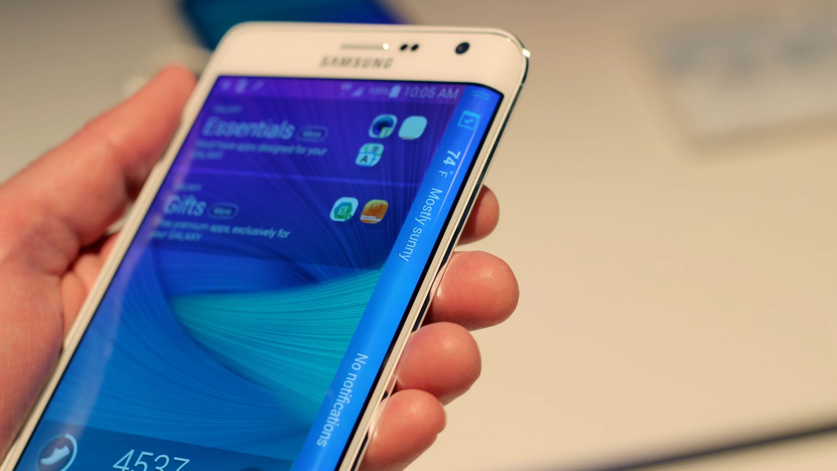 Galaxy Note Edge (Photo: Will Shanklin/Gizmag.com)