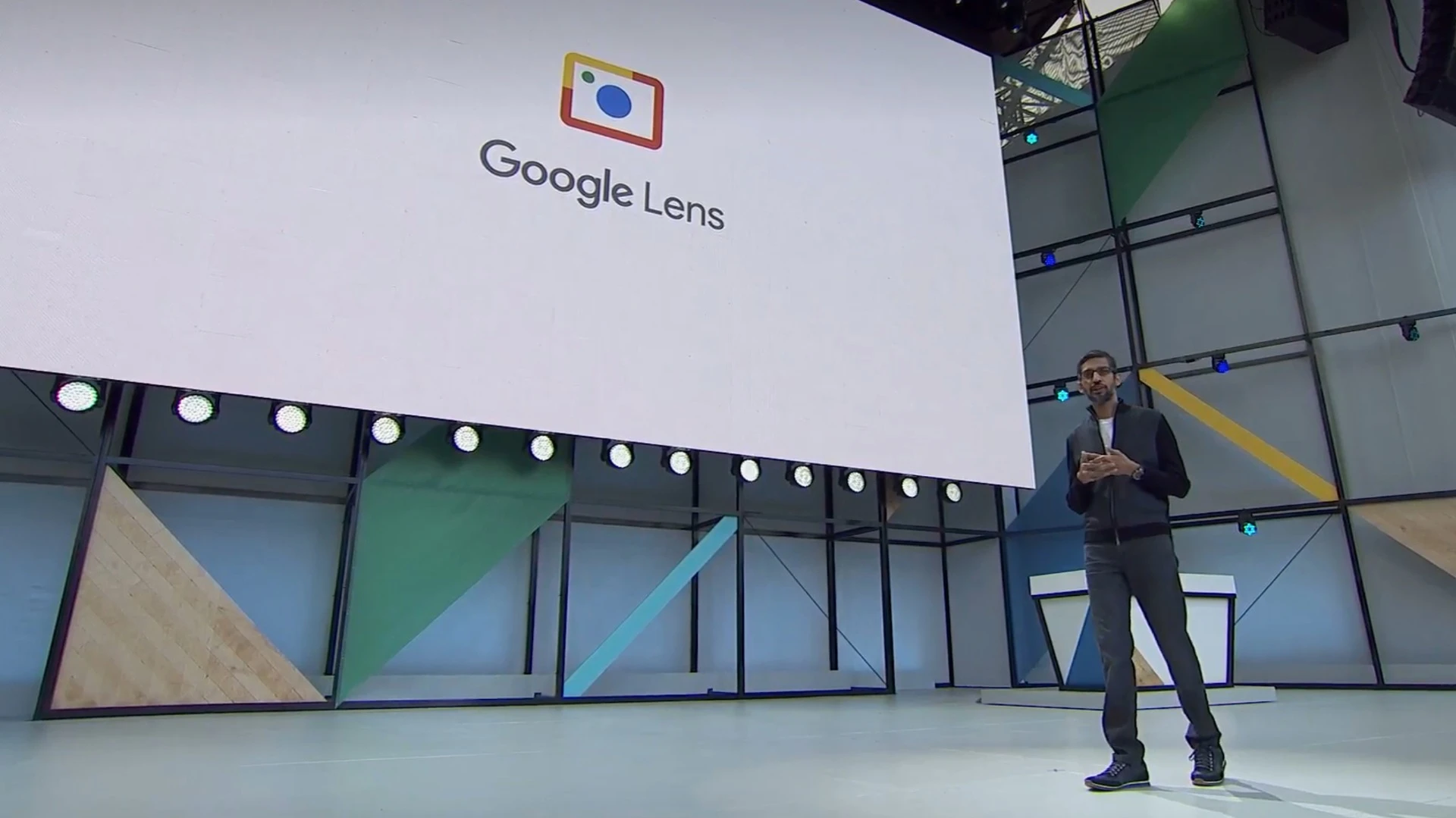 Google Lens is the first new product of Google I/O 2017