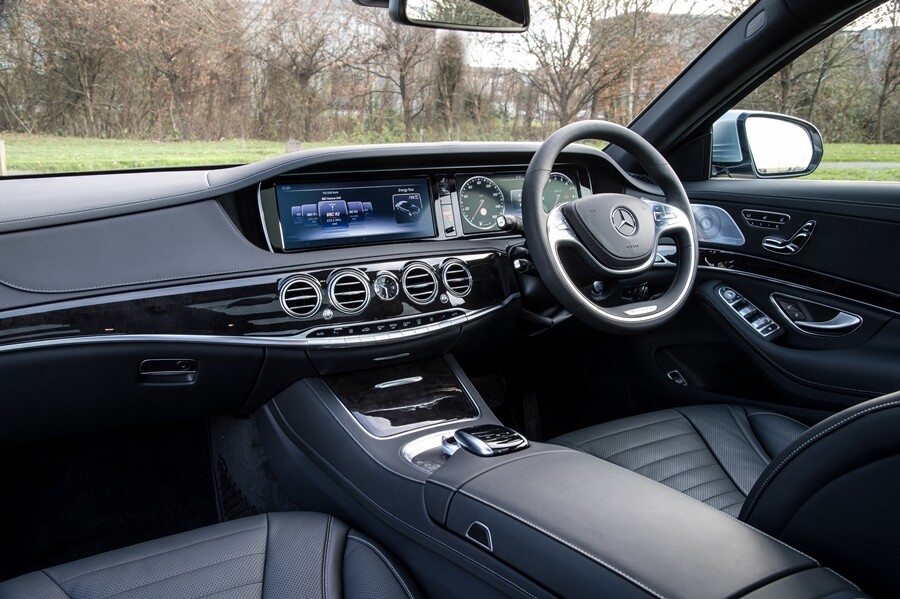 The front seats in the S500 Plug-in Hybrid AMG Line L