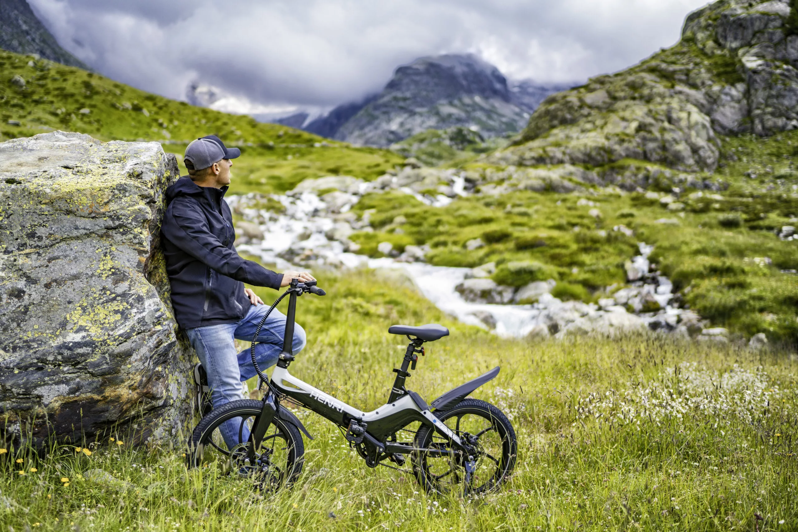 The Henri/Fiete/Fiene folding ebike features a 350-W rear-hub motor and 378-Wh battery combo for up to 20 mph over three assist levels and up to 45 miles of per-charge riding