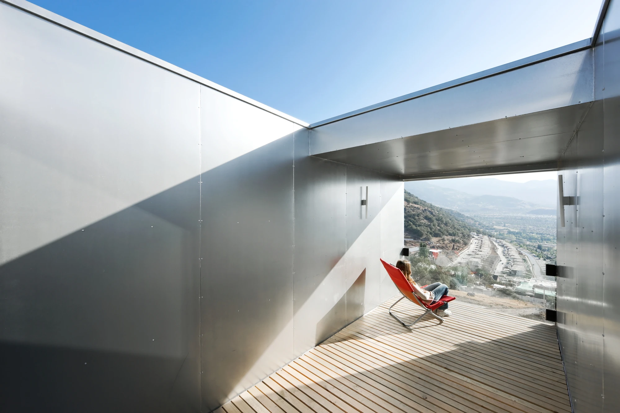 Caterpillar House is located on a hillside just outside Chile's capital city Santiago (Photo: Sergio Pirrone)