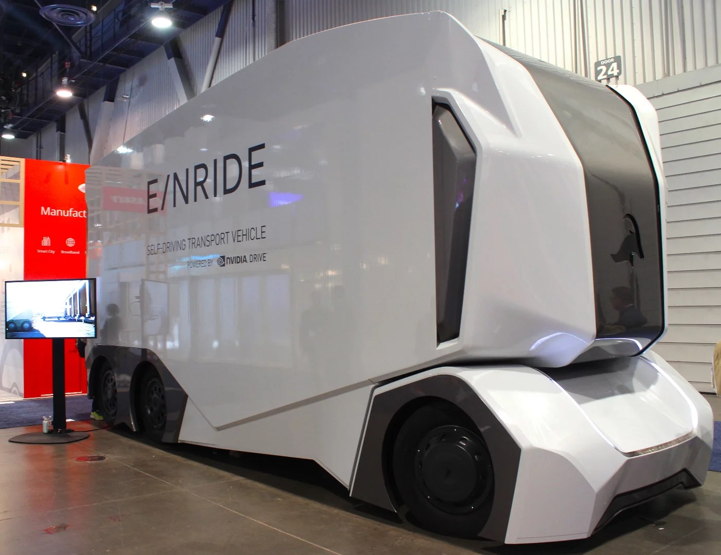 Einride shows its self-driving delivery truck