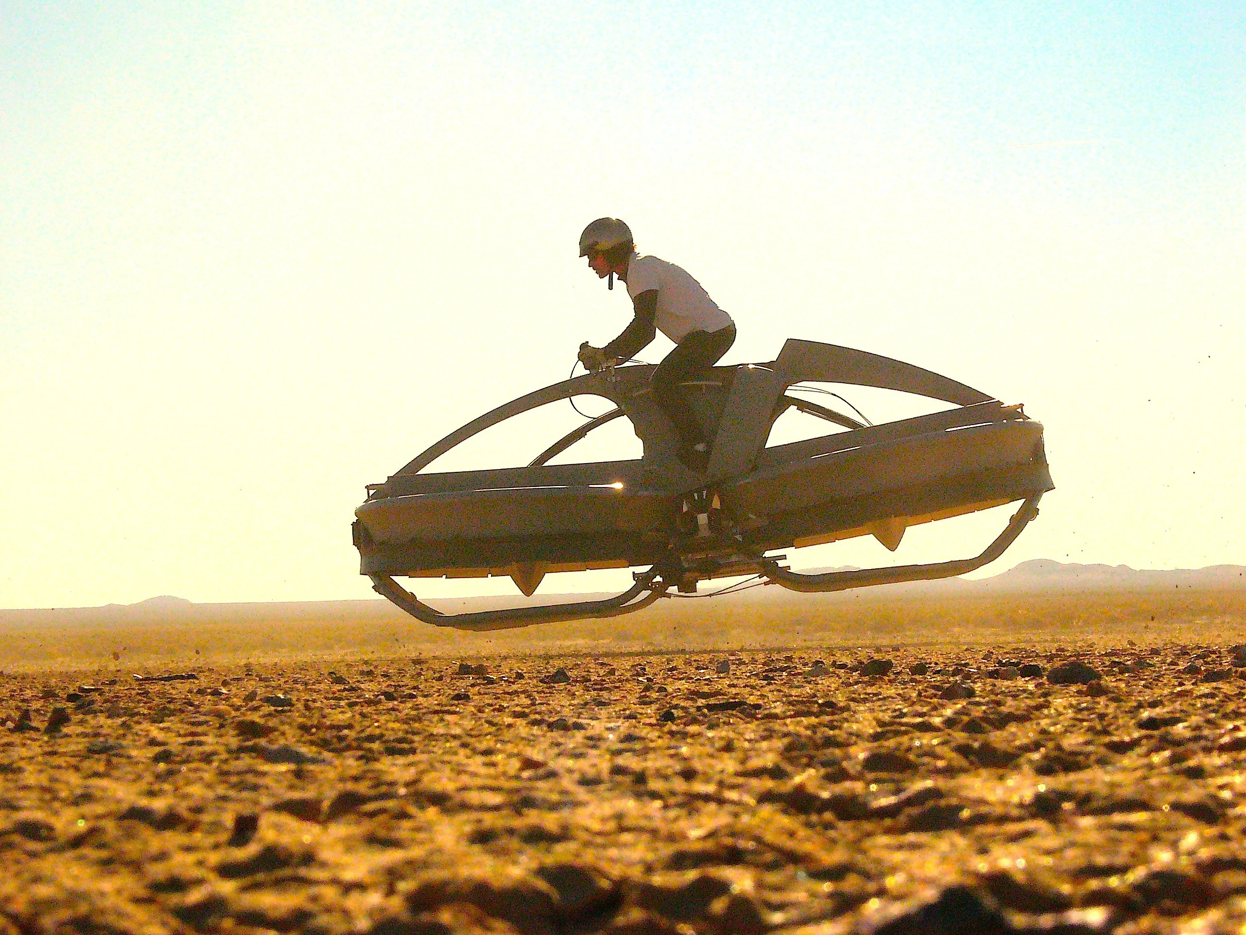 Aero-X will able to carry two people up to a height of 3 m (10 ft) above the ground and reach speeds of up to 72 km/hr (42 mph) (Photo: Aerofex)
