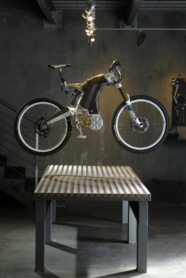 At the heart of the Beast is the futuristic-looking 19-inch CNC-machined Monocoque 7075 aluminum frame
