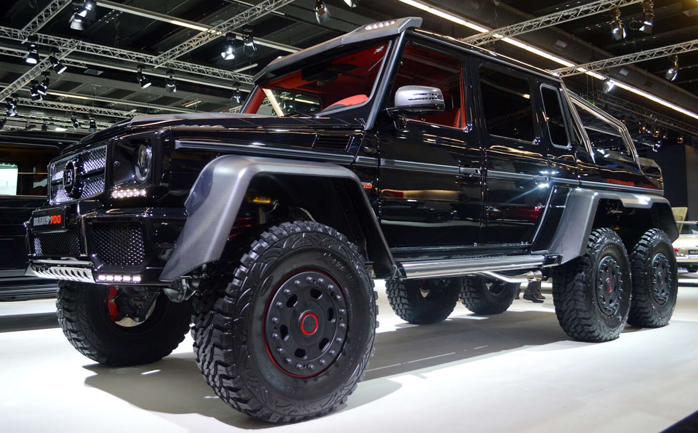 Brabus tunes the Mercedes G63 AMG 6x6 up to 700 hp